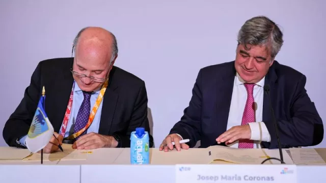 La Fundación ”La Caixa” y el BID firman un acuerdo para mejorar la calidad de vida de las personas mayores en América Latina y el Caribe
