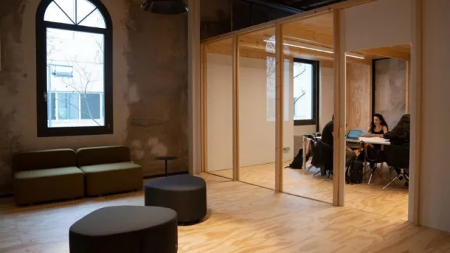 Un 90% de las empresas destacan la resiliencia, la iniciativa y la autonomía como las actitudes más escasas entre los jóvenes profesionales, según un informe del IESE