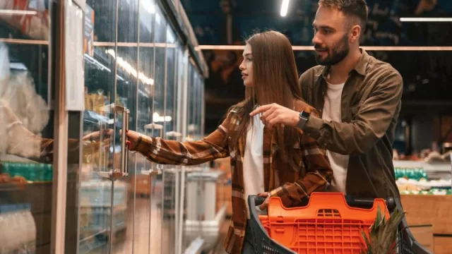 Los españoles visitan una media de tres establecimientos antes de adquirir un producto