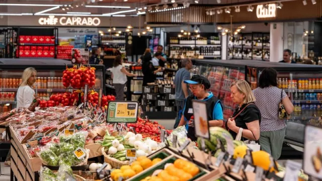 Caprabo transforma su buque insignia en L’Illa Diagonal y convierte la tienda en la mejor propuesta del mercado
