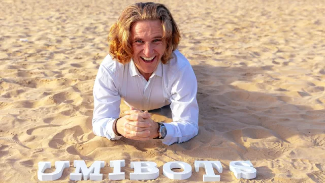 La startup disruptiva Umibots y FCC optimizan la limpieza de playas con los robots `UmiBeach´