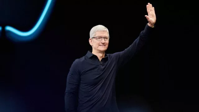 Tim Cook abre la puerta a acelerar el crecimiento de Apple en IA mediante compras