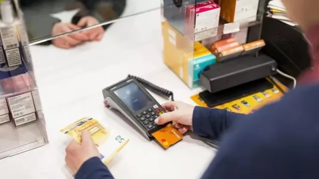 Los pagos con tarjeta representaron el 65,5% de los efectuados con instrumentos distintos al efectivo