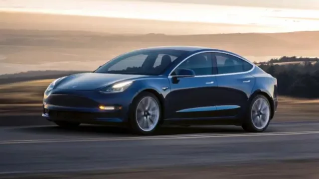Tesla Model 3 es el vehículo eléctrico más vendido en agosto (y el Kia EV3 ocupa el segundo puesto)