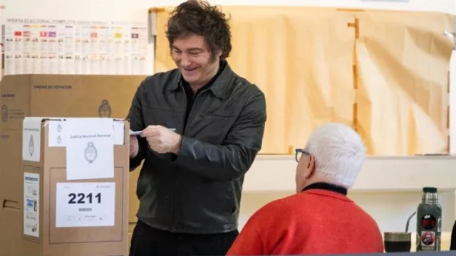 El partido de Milei gana las legislativas en Argentina y amplía su representación en ambas cámaras