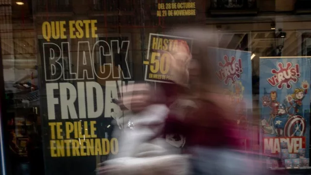 Los españoles gastarán 969 euros en Navidad, la gran parte durante el 'Black Friday'