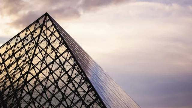 El museo del Louvre usaba una versión empresarial de Windows XP, obsoleta desde 2015, para gestionar su infraestructura de seguridad