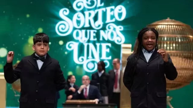 Compartir lotería de Navidad de forma segura: cómo repartir y pagar décimos por WhatsApp y Bizum para evitar sustos