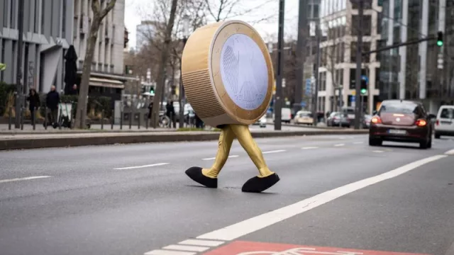 El euro cotiza en máximos desde 2021 frente al dólar