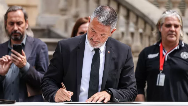 Cataluña lanza un protocolo para prevenir el impacto del calor laboral y los riesgos climáticos
