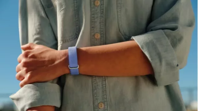 Y adiós a las notificaciones: Google presenta Fitbit Air (el rastreador que prioriza tu descanso)