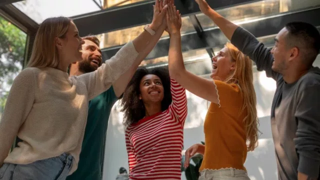 Comunicación, cohesión y reto compartido: la propuesta de Viviendo del Cuento para equipos en Madrid