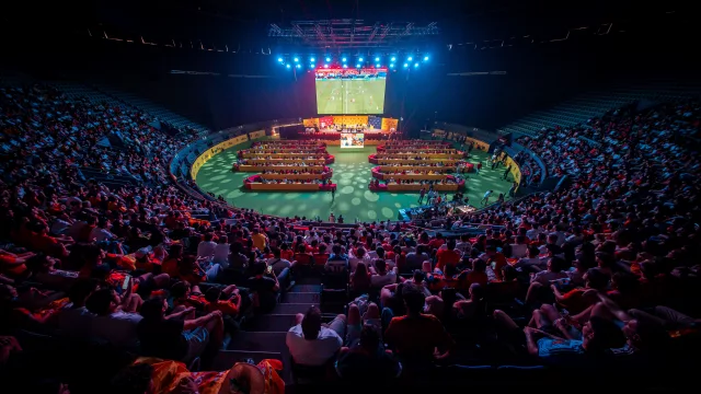 Lay’s reúne a 5.000 fans en una Watch Party épica con David Villa para vivir el inicio de la Copa Mundial de la FIFA