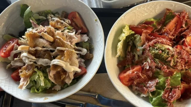 Planxadito’s refresca su carta para el verano con nuevas ensaladas, tapas y propuestas irresistibles