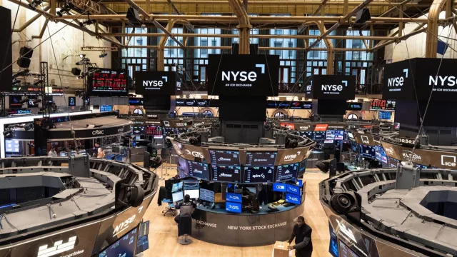 Apple y Microsoft caen en Bolsa tras subir precios de varios productos por aumento de costes de las memorias