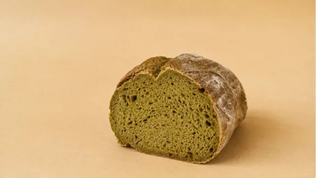 Leon The Baker presenta su nueva hogaza funcional con matcha y espirulina