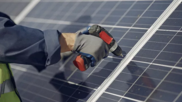 Instalar placas solares en 2026: ahorro energético, incentivos fiscales y asesoramiento especializado mantienen atractiva la inversión