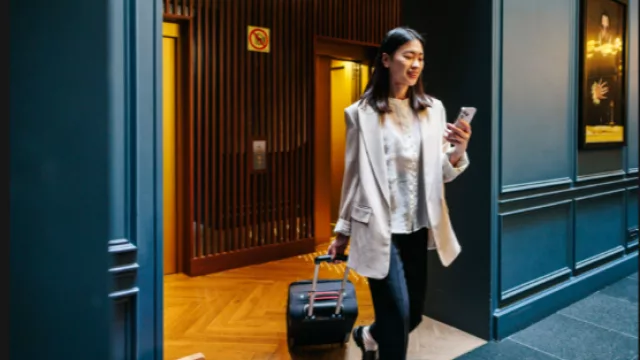 Radisson Hotel Group y Accenture integran la búsqueda y reserva de hoteles directamente en ChatGPT