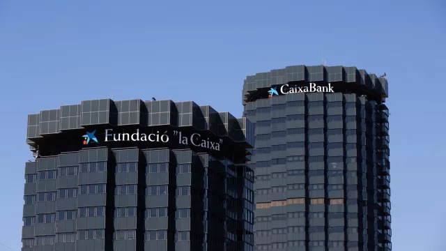 CaixaBank moviliza un paquete de ayudas financieras ante la emergencia por los incendios