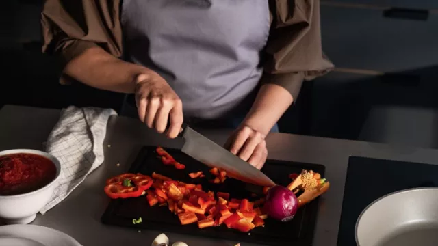 Cómo elegir un buen cuchillo: las claves de Fissler para cortar con precisión durante más tiempo