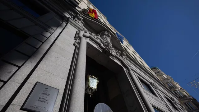 Telefónica vende su icónico edificio de Gran Vía a Tomás Olivo por casi 200 millones de euros