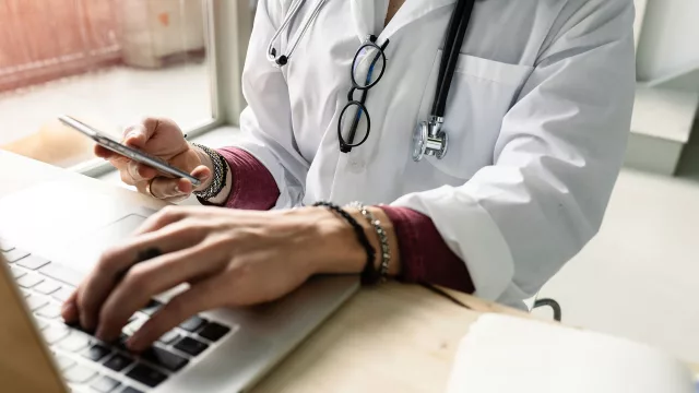 Minsait concluye con éxito sus proyectos para la digitalización de la sanidad pública