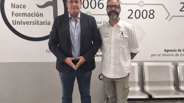 Formación Universitaria refuerza su apuesta por el talento femenino con la renovación de su patrocinio a las Cocodrilas Rugby Sevilla