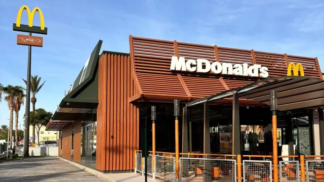 McDonald's invertirá casi 7.500 millones de euros en ayudar a sus franquiciados con los costes de los restaurantes