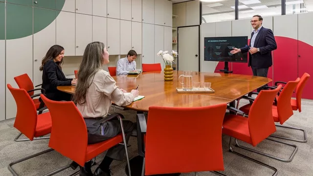 Optimismus Coworking analiza por qué el espacio importa cuando llegan las decisiones importantes