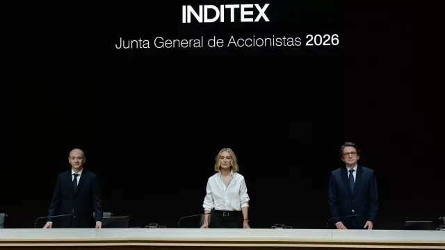 Inditex rebasa los 176.000 millones de euros y arrebata a Santander el liderazgo en Bolsa cuatro meses después